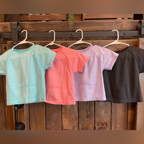 4 athletic waist-length tees - Picture 2 of 10